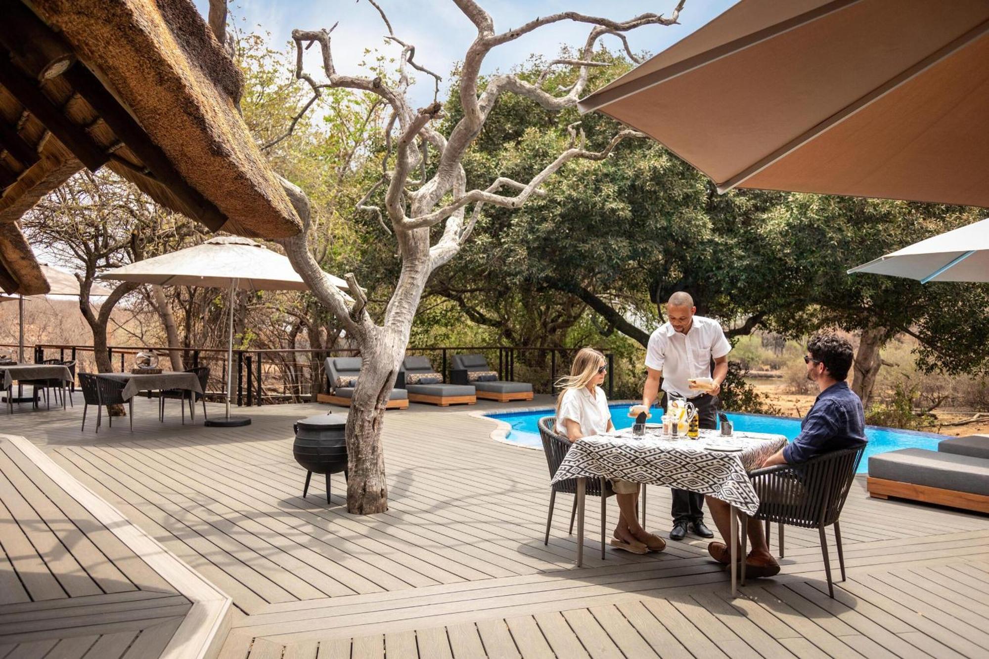 Tuningi Safari Lodge มาเดิคเวเกมรีเซิร์ฟ ภายนอก รูปภาพ